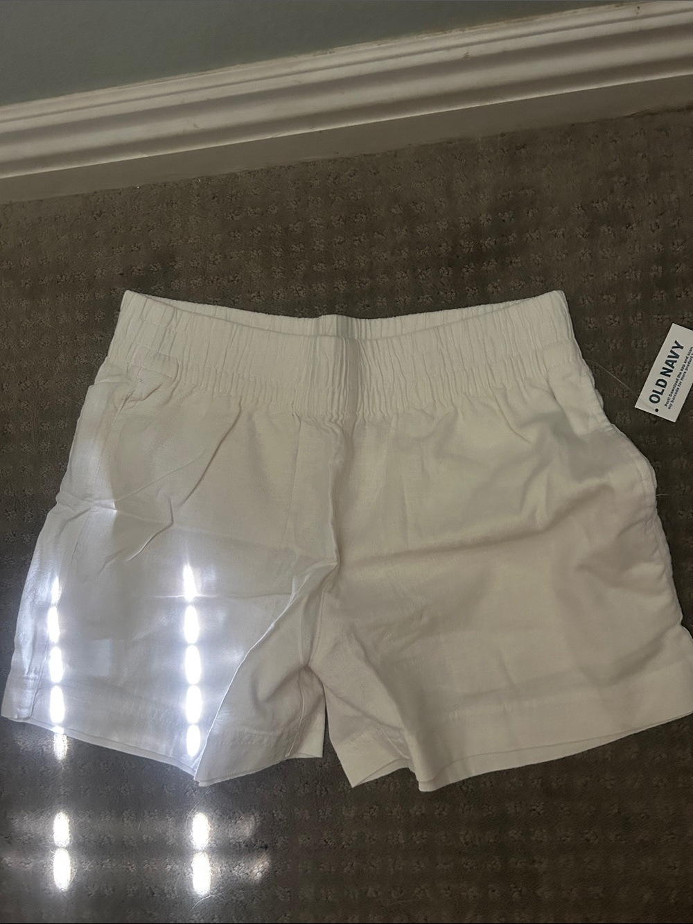 Old Navy Women's White High-Waist Elastic Short